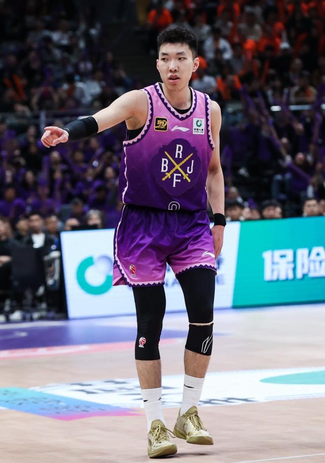 1745105404220028570.png 九游体育-【早报】让一追六,三张红牌的京鲁大战