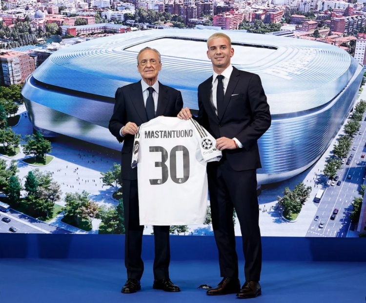 弗洛伦蒂诺欢迎马斯坦托诺:你将穿上代表15座欧冠的球衣开启征程