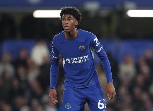 9体育-记者:拜仁考虑先租后买阿奇姆彭,切尔西不愿出售球员