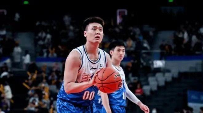 九游体育-争夺赵睿背后的故事！北京首钢得到赵睿是后来者居上，横刀夺爱