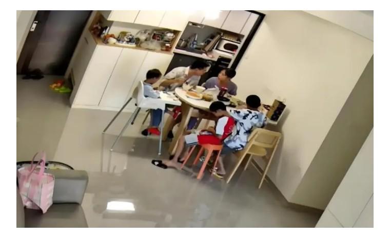 鸡蛋事件掀桌后续！女子被丈夫暴打，离婚要女儿，已回广东找工作