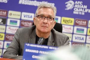 九游体育app-孙继海谈国足：中场菱形站位值得商榷，不太适合国脚发挥出水平