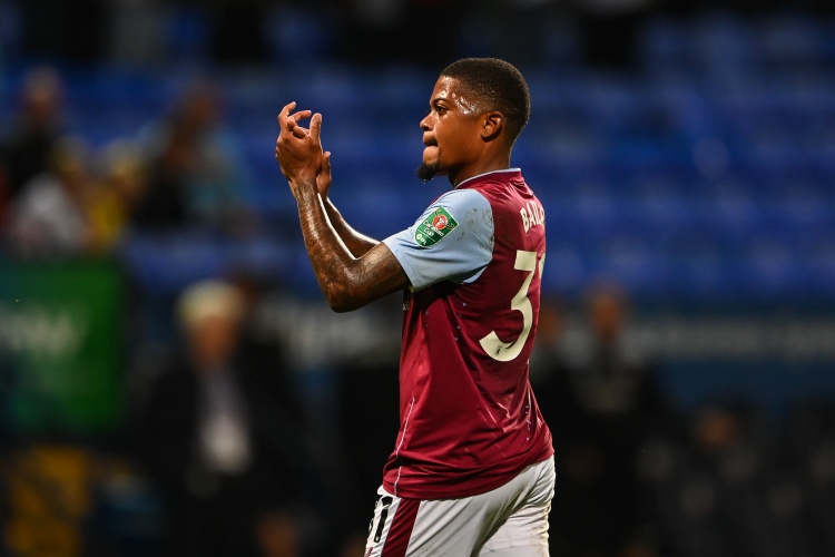 迪马:罗马与维拉谈妥2400万欧先租后买利昂-贝利,球员今晚抵达