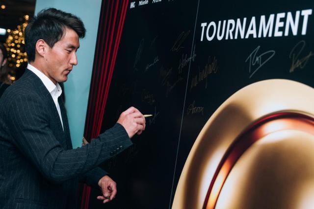 九游体育-赛季还没开始，布云朝克特就获奖了