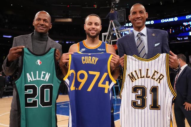 九游体育app-库里生涯冲击4000三分大关 另一数据更添恐怖