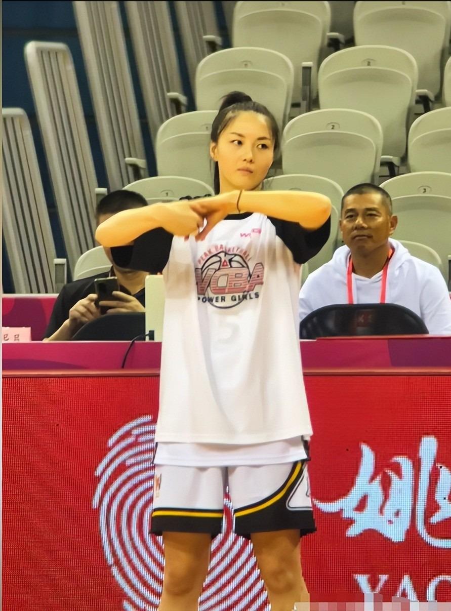 九游体育官网-光漂亮有啥用？4战15中4，失误多于进球数，球迷：咋进的国家队？