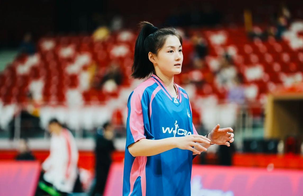 九游体育官网-光漂亮有啥用？4战15中4，失误多于进球数，球迷：咋进的国家队？