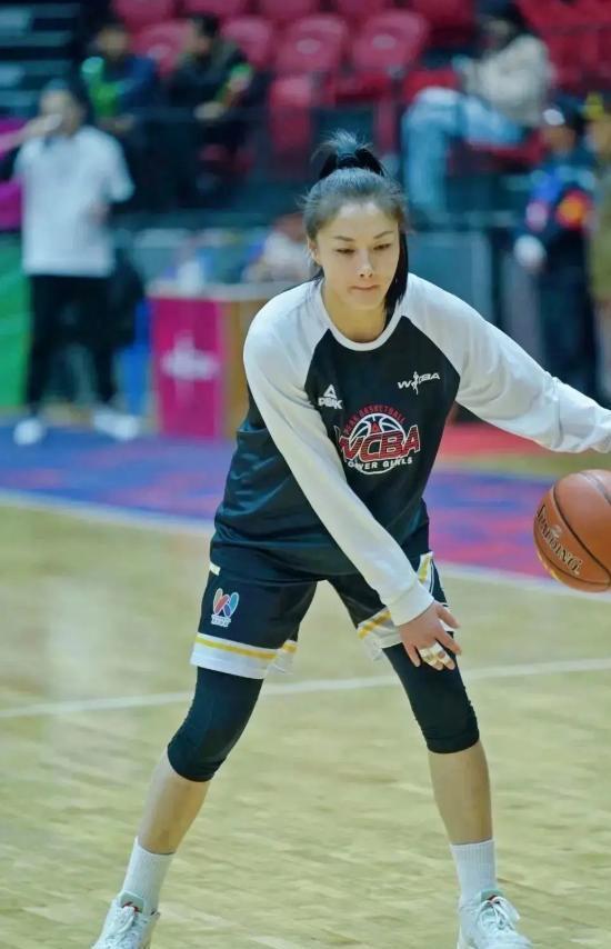 九游体育官网-光漂亮有啥用？4战15中4，失误多于进球数，球迷：咋进的国家队？