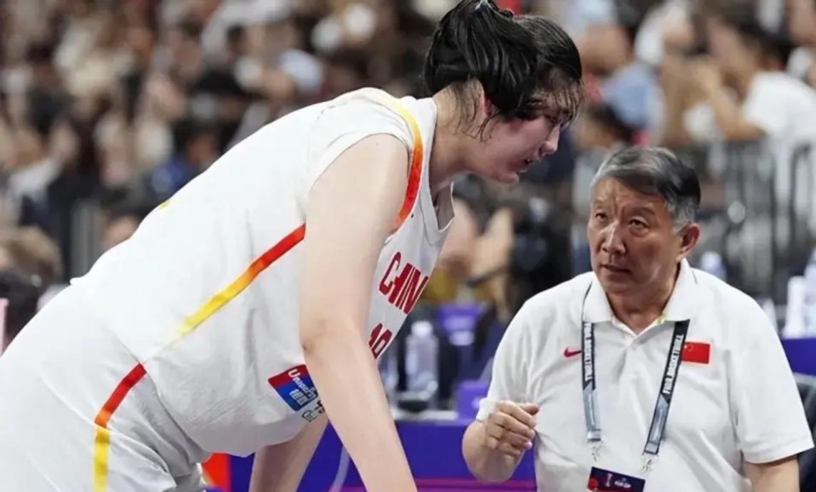 九游体育官网-光漂亮有啥用？4战15中4，失误多于进球数，球迷：咋进的国家队？